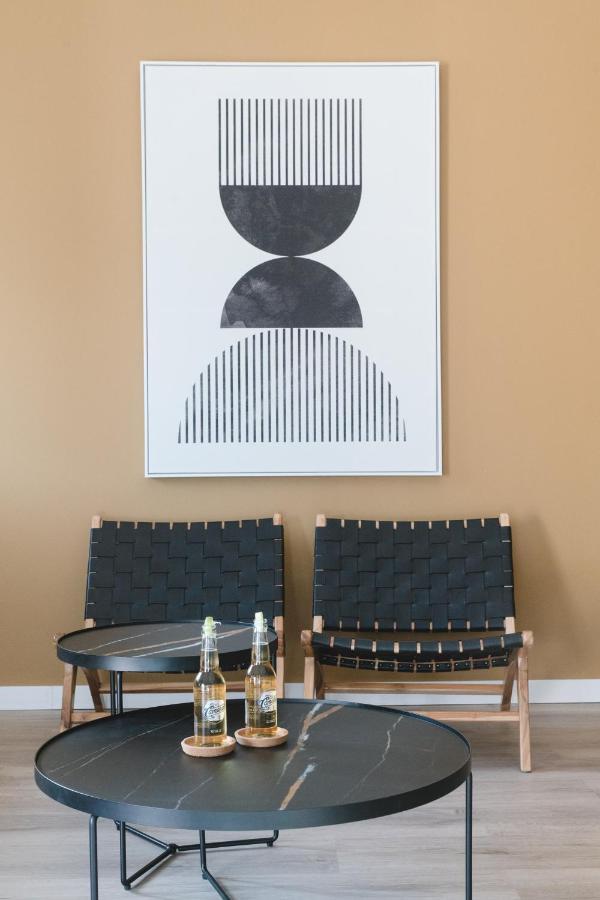 Moderne Villa Met Verwarmd Zwembad In 코라레호 외부 사진
