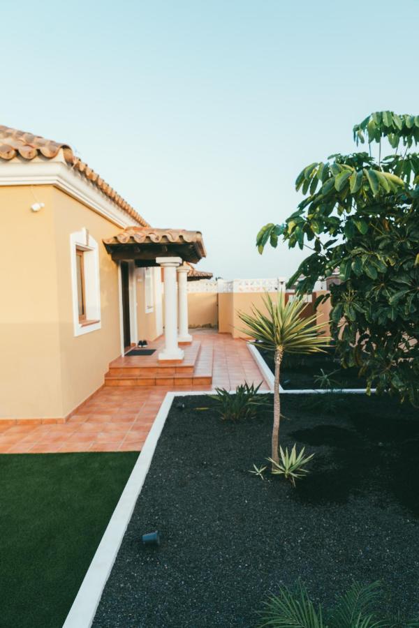 Moderne Villa Met Verwarmd Zwembad In 코라레호 외부 사진