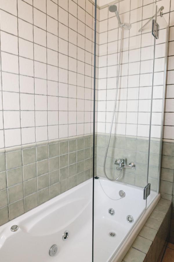 Moderne Villa Met Verwarmd Zwembad In 코라레호 외부 사진