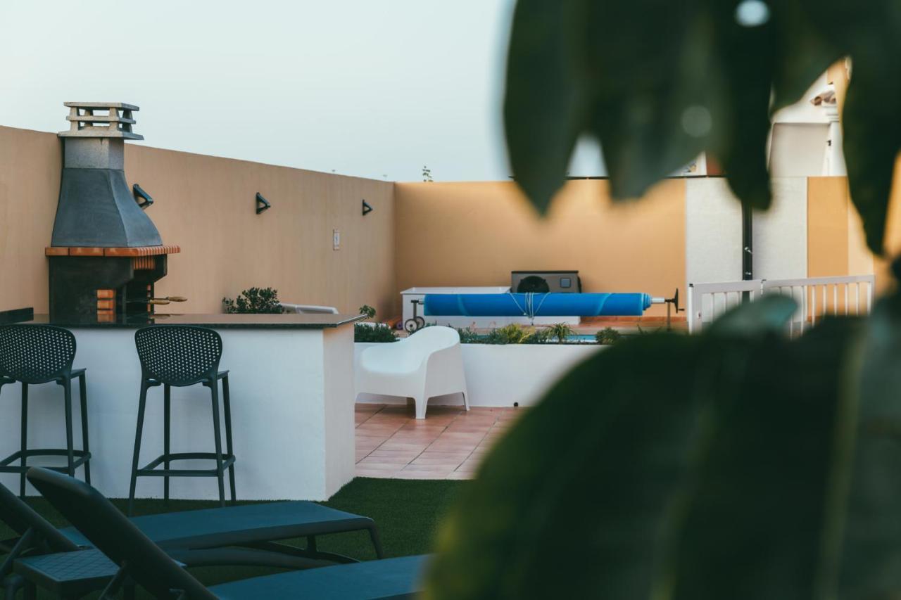 Moderne Villa Met Verwarmd Zwembad In 코라레호 외부 사진
