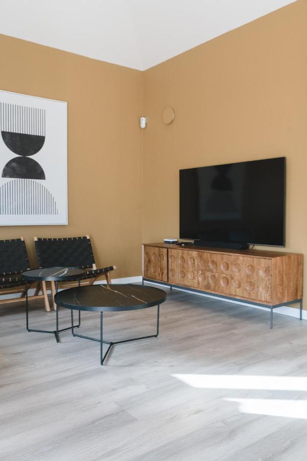 Moderne Villa Met Verwarmd Zwembad In 코라레호 외부 사진