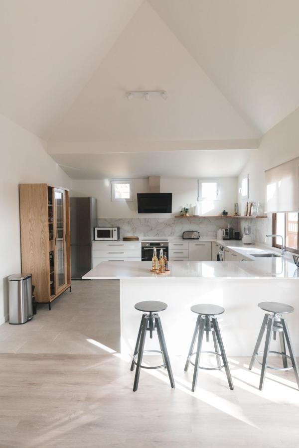 Moderne Villa Met Verwarmd Zwembad In 코라레호 외부 사진