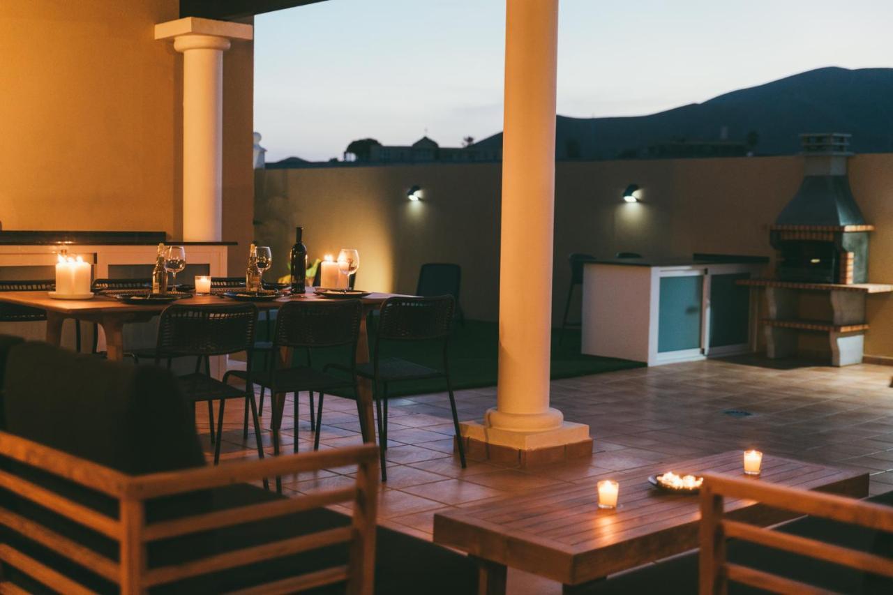 Moderne Villa Met Verwarmd Zwembad In 코라레호 외부 사진